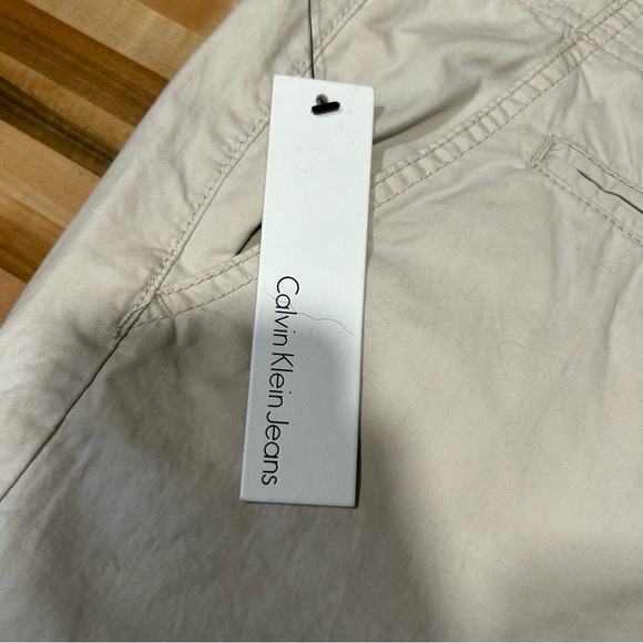 Calvin Klein Jeans shorts size 14 tan NWT - Picture 4 of 8